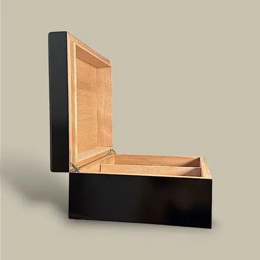 Black Lacquer Cigar Humidor HM-116M-BK – Side Open