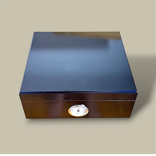 Black Lacquer Cigar Humidor HM-116M-BK – Top View