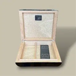 Black Lacquer Cigar Humidor HM-105AE-BK – Open Interior