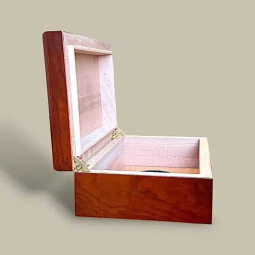 Brown Lacquer Cigar Humidor HM-105B-BR – Side Angle