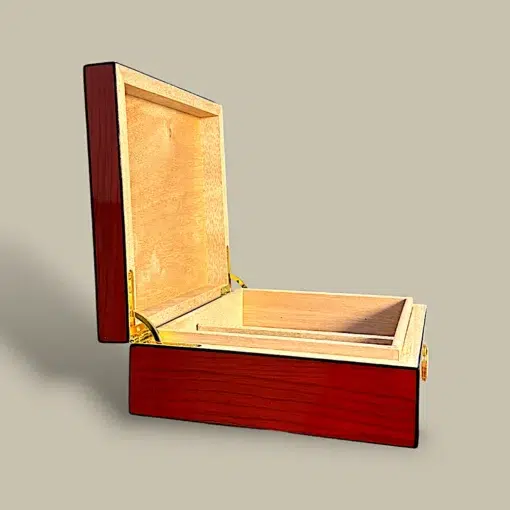 Mahogany Lacquer Cigar Humidor HM-109B-MH – Side Angle