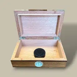 Rosewood Lacquer Cigar Humidor HM-106B-RT – Open View
