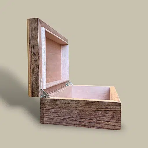 Rosewood Lacquer Cigar Humidor HM-106B-RT – Side Angle