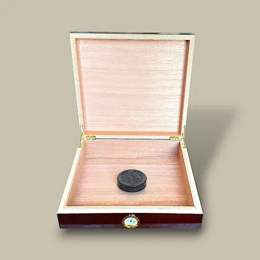 Small Mahogany Cigar Humidor HM-111S-MH – Open Interior