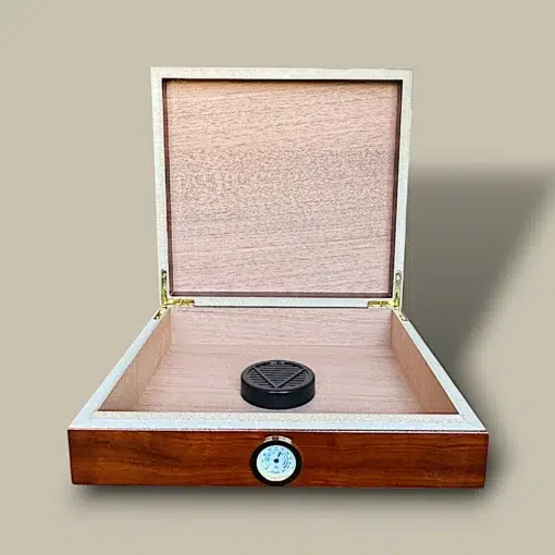 Small Woodgrain Cigar Humidor HM-110S-WD – Open Interior