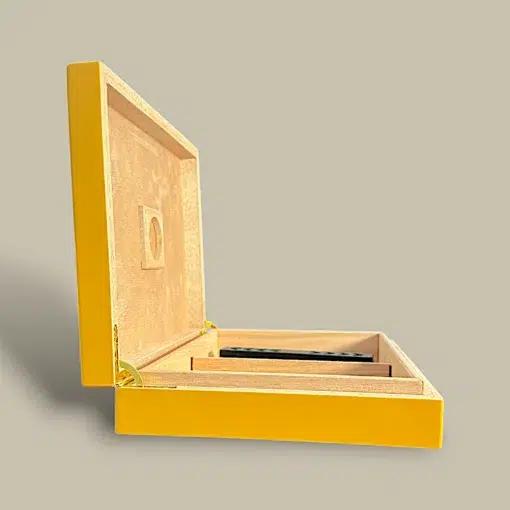 Yellow Che Guevara Cigar Humidor HM-115W-YL – Side Open View