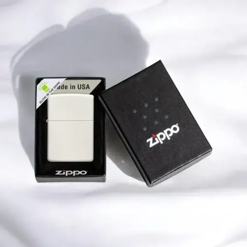 ZIPPO® Glow In The Dark Lighter Glowing 49193