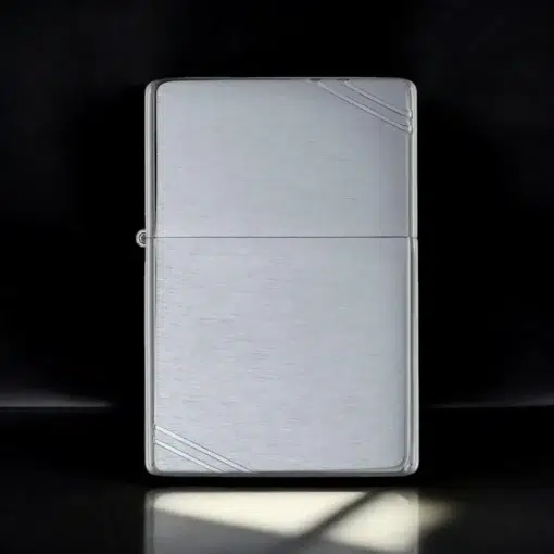 ZIPPO® Vintage Brushed Chrome 230