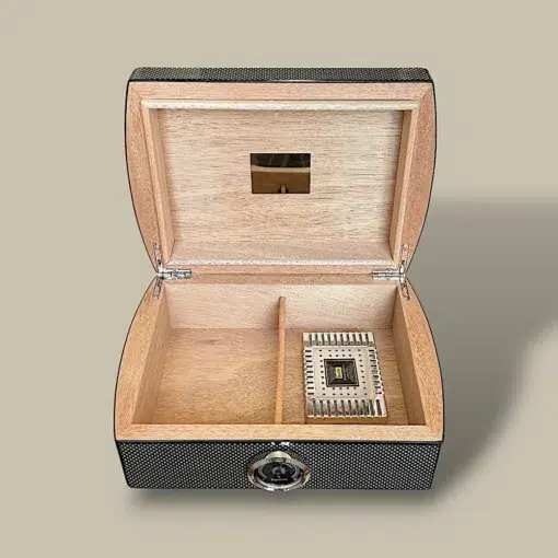 Open Carbon Fiber Humidor – 25 Cigars – Cedar Interior
