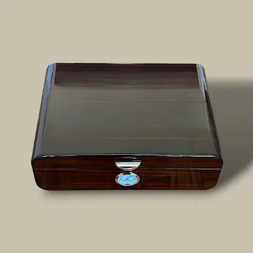 Top View – Ebony Lacquer Cigar Humidor