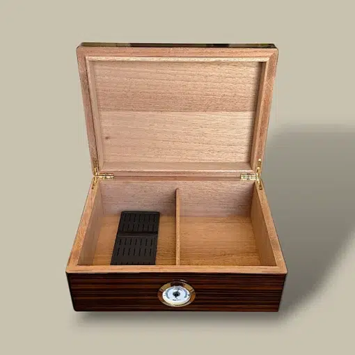 Humidor Interior – Spanish Cedar – Divider and Humidifier