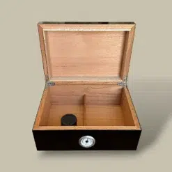 Open Humidor Interior with Divider – HM-215L-BK