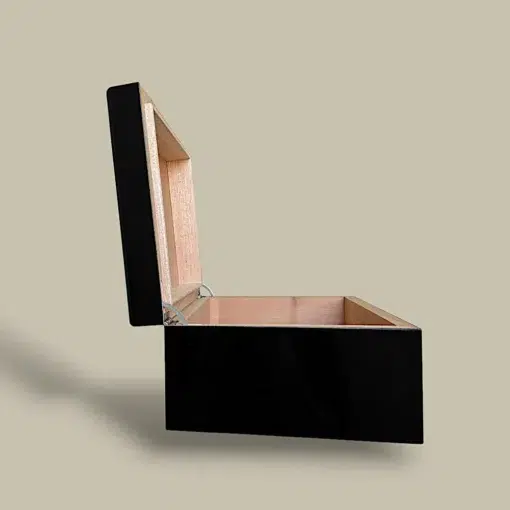 Side View of Glossy Humidor – HM-215L-BK