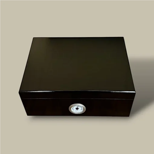 Humidor with Glossy Black Lid – Top View – HM-215L-BK