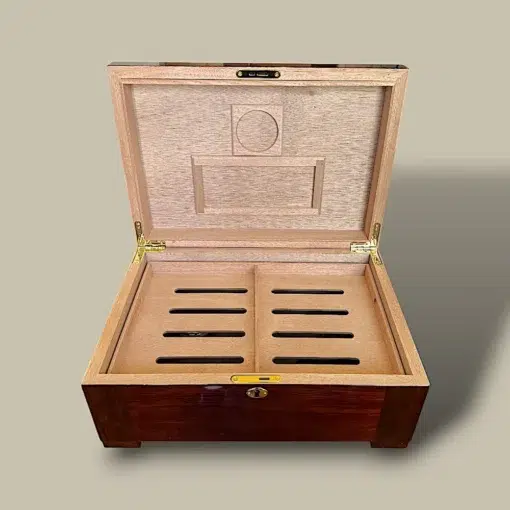 Tray Removed from Humidor Interior – HM-214L-TL