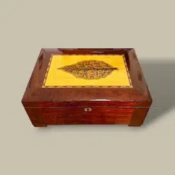 Mahogany Cigar Humidor with Leaf Inlay – Top View – HM-214L-TL